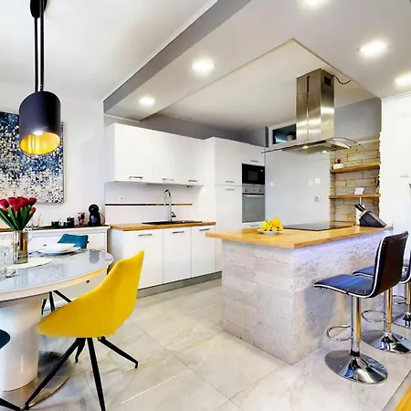 Apartment Modern Deluxe Sara Ii With 2 Bedrooms- *