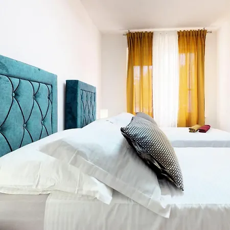 Modern Deluxe Sara Ii With 2 Bedrooms- Apartment Split