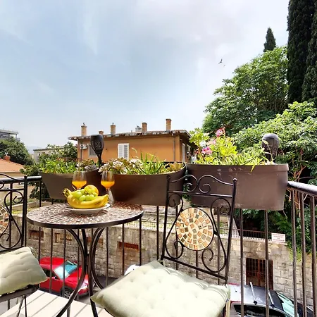 Apartment Modern Deluxe Sara Ii With 2 Bedrooms- Split