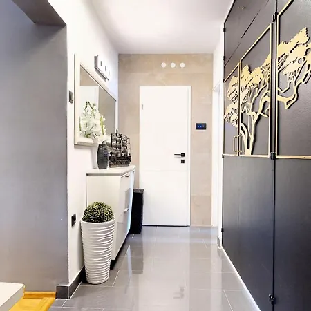 Apartment Modern Deluxe Sara Ii With 2 Bedrooms- Split