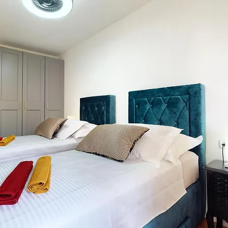 Modern Deluxe Sara Ii With 2 Bedrooms- Apartment